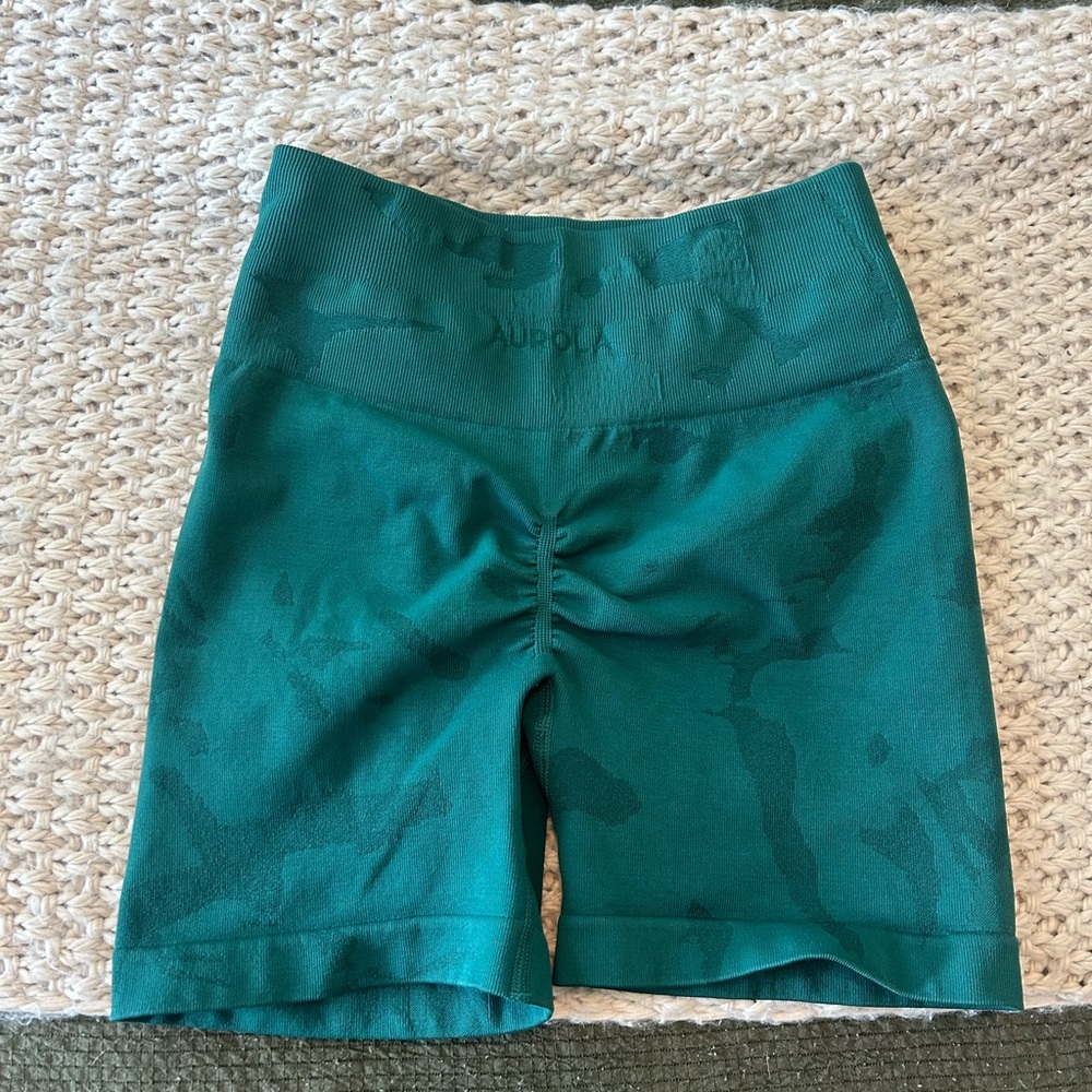 Aurola compression shorts worn once